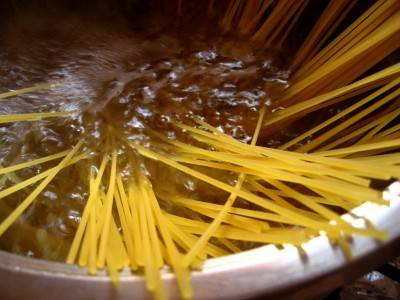spaghetti cu pui si altele 02 spaghetti cu pui si altele 02