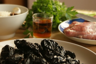 curcan cu prune 01 curcan cu prune 01
