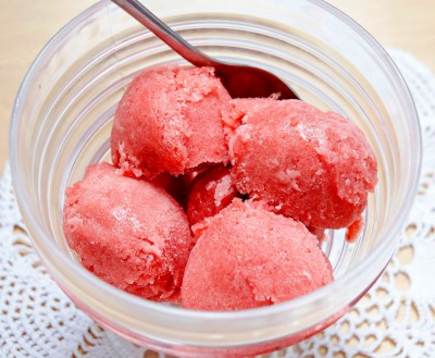 Sorbet de rubarbă și căpșune