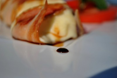 rulou de mozzarella cu bacon 06