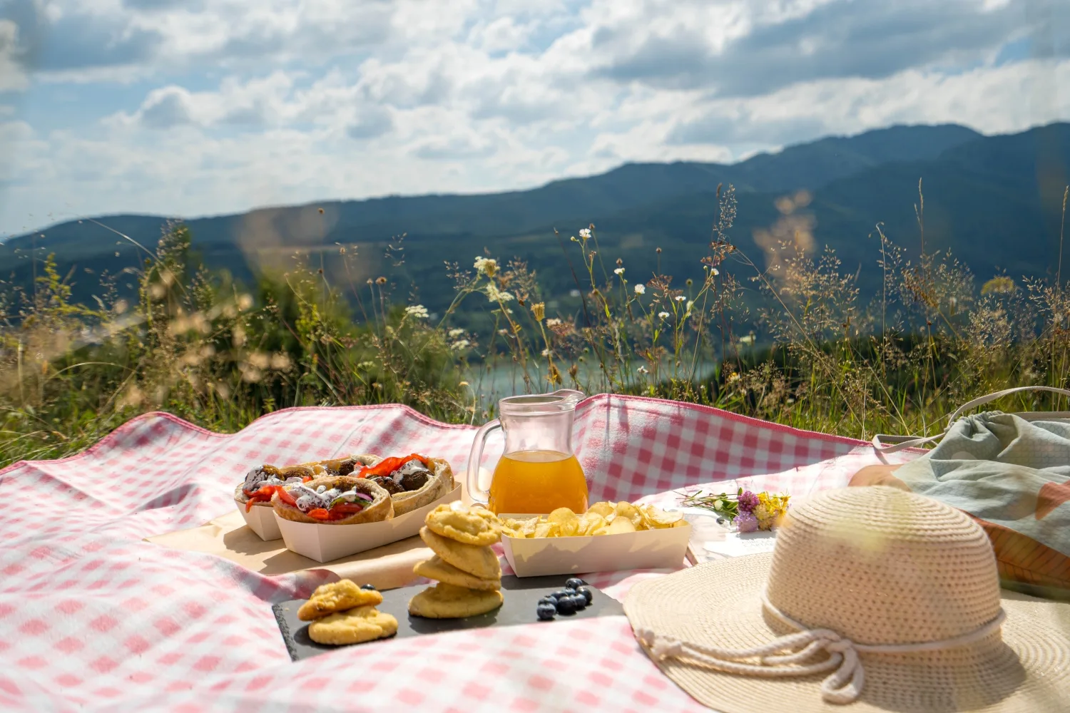 Falafel și cookies – o idee de picnic relaxant