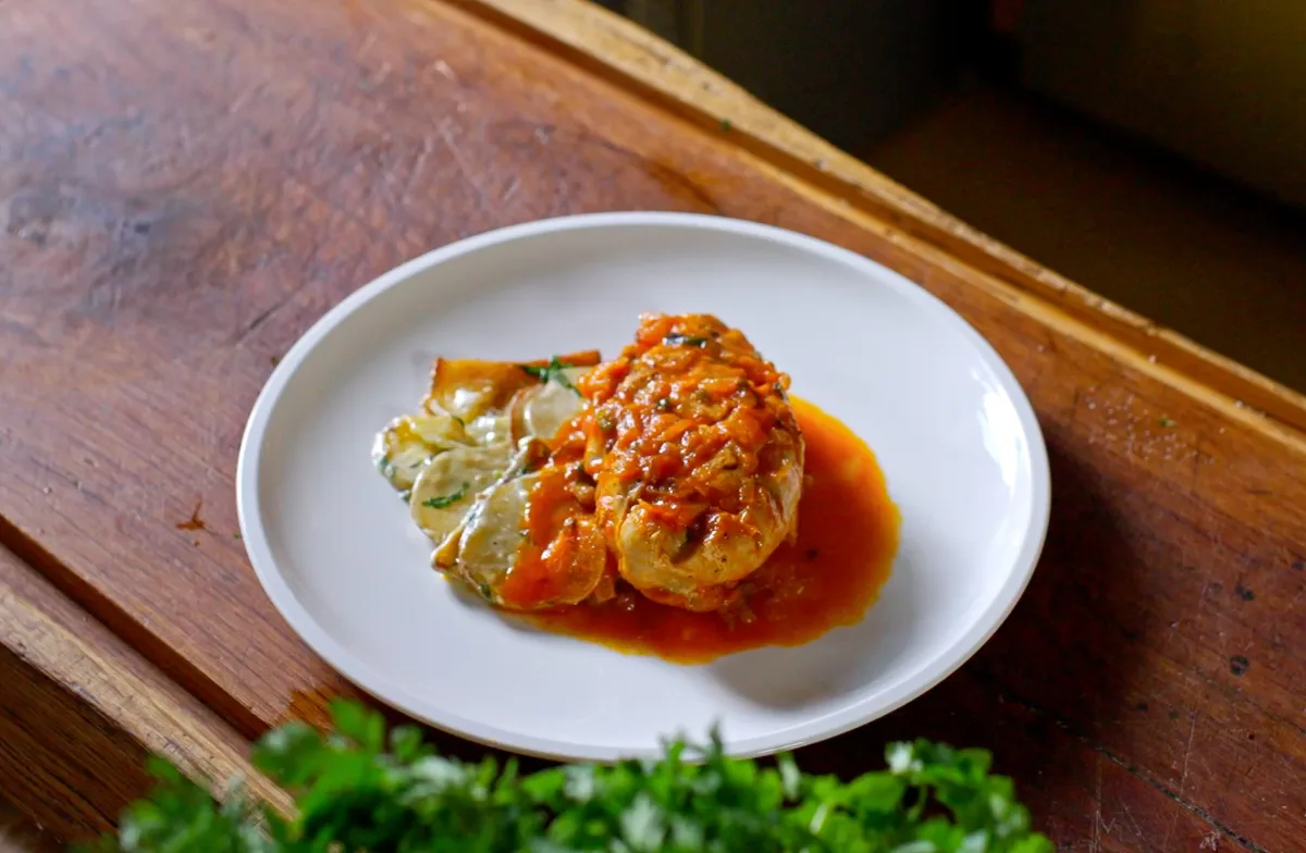 pui cu cartofi și leuștean