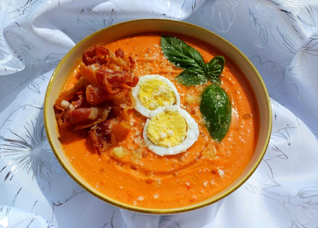 Prezentare supă Salmorejo