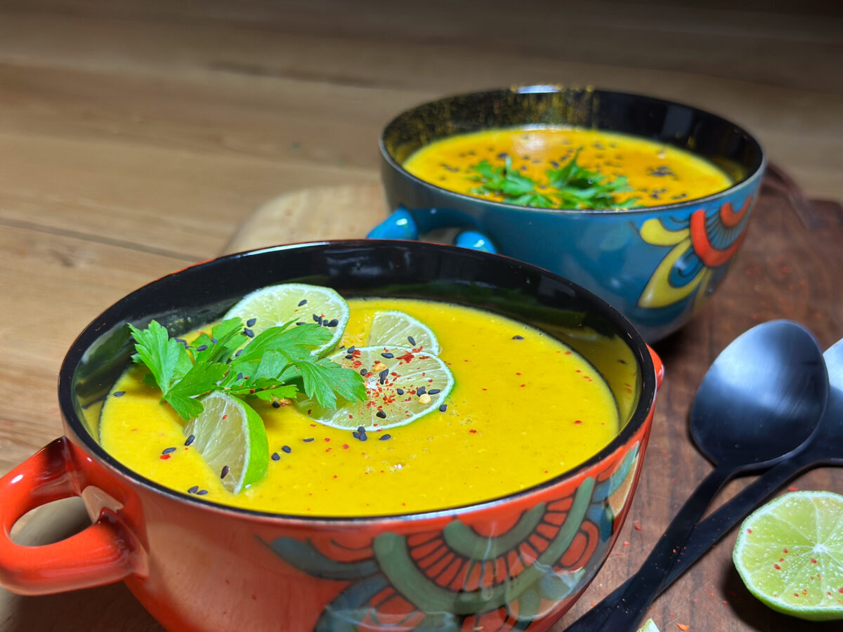 Supă cremă de linte roșie cu