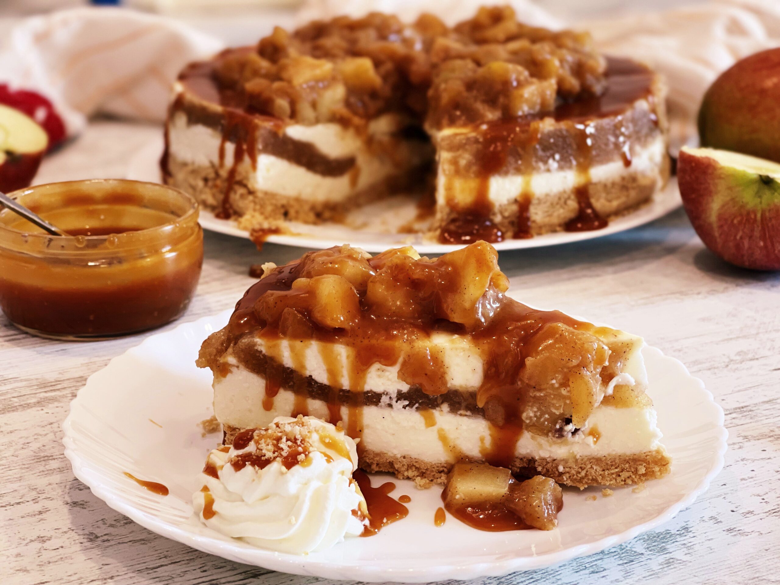Cheesecake cu mere caramelizate