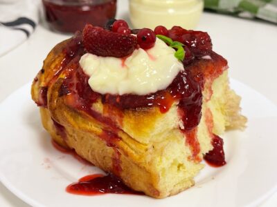 servire 2 Rulouri De Poveste Pentru Ea - Fruitty Rolls