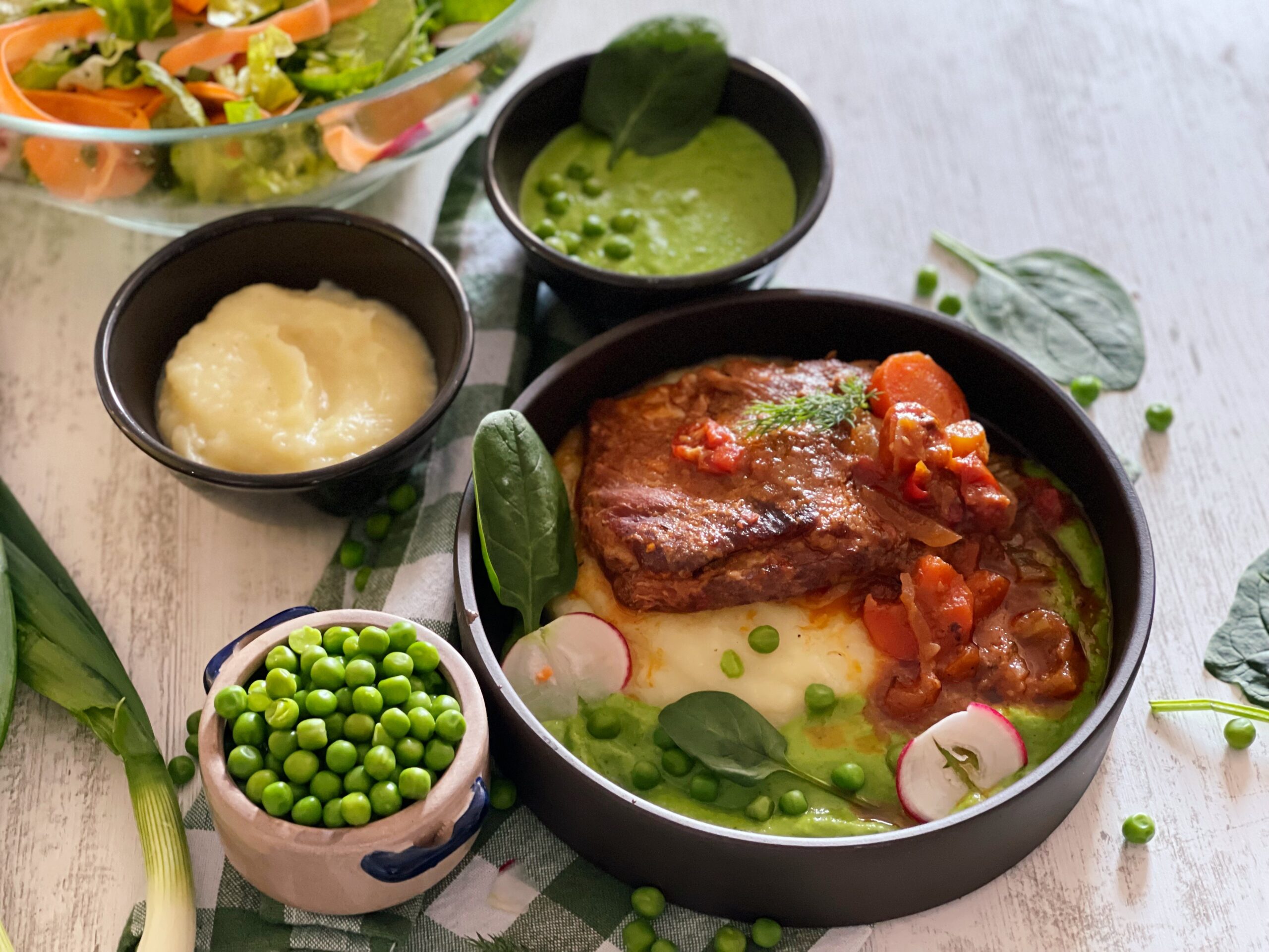 Ribs Slow Cook cu piure de mazăre