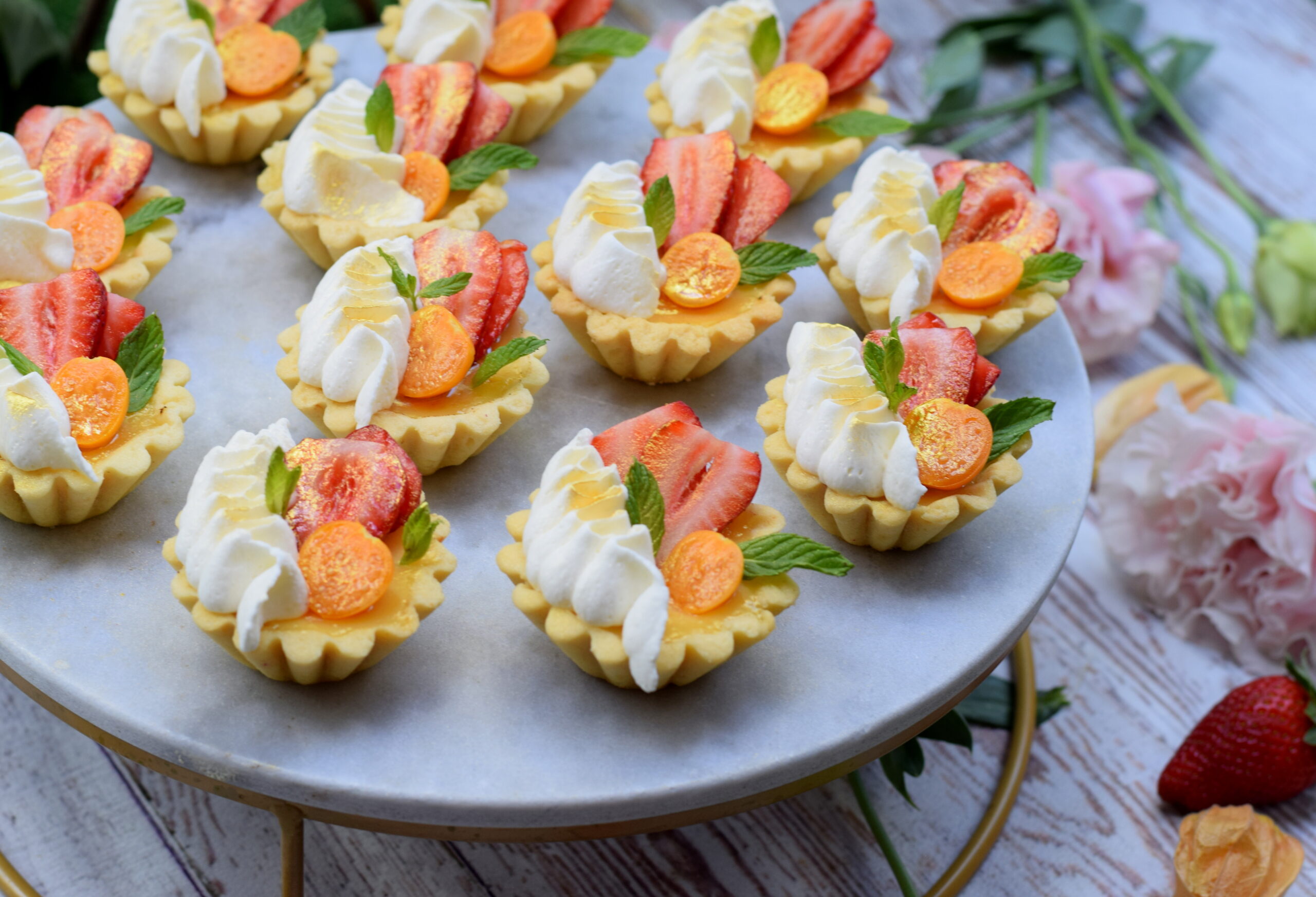 Mini tarte cu crème brûlée – un desert elegant
