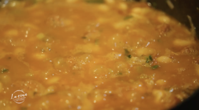 finalizare fasole cu cârnați