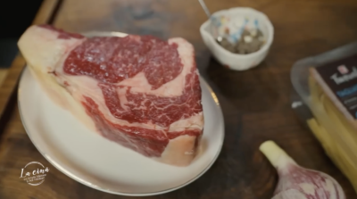 ingrediente Vită cu tagliatelle și sos de unt cu trufe 