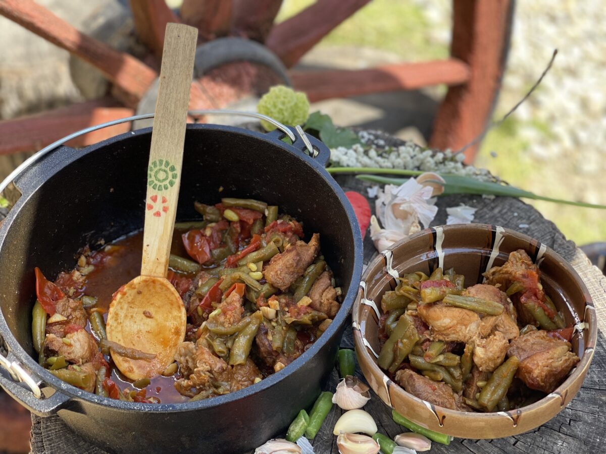 cover photo 1 Ceaun cu porc și fasole verde