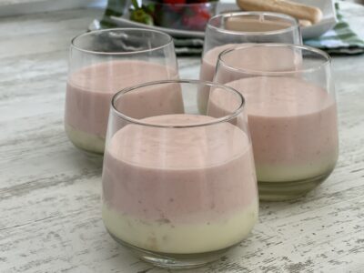 montare photo 2 pentru Strawberry Whisper – Mousse de Căpșuni și Ciocolată Albă