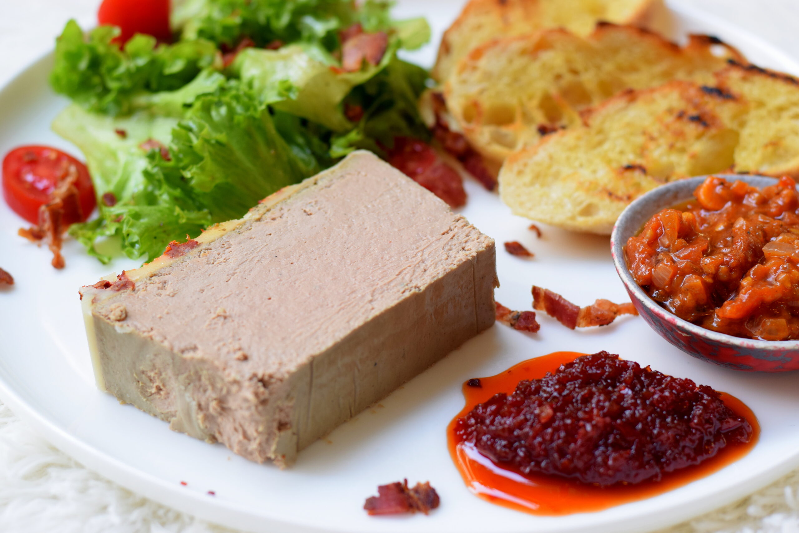 Parfait din ficat de pui cu chutney de roșii