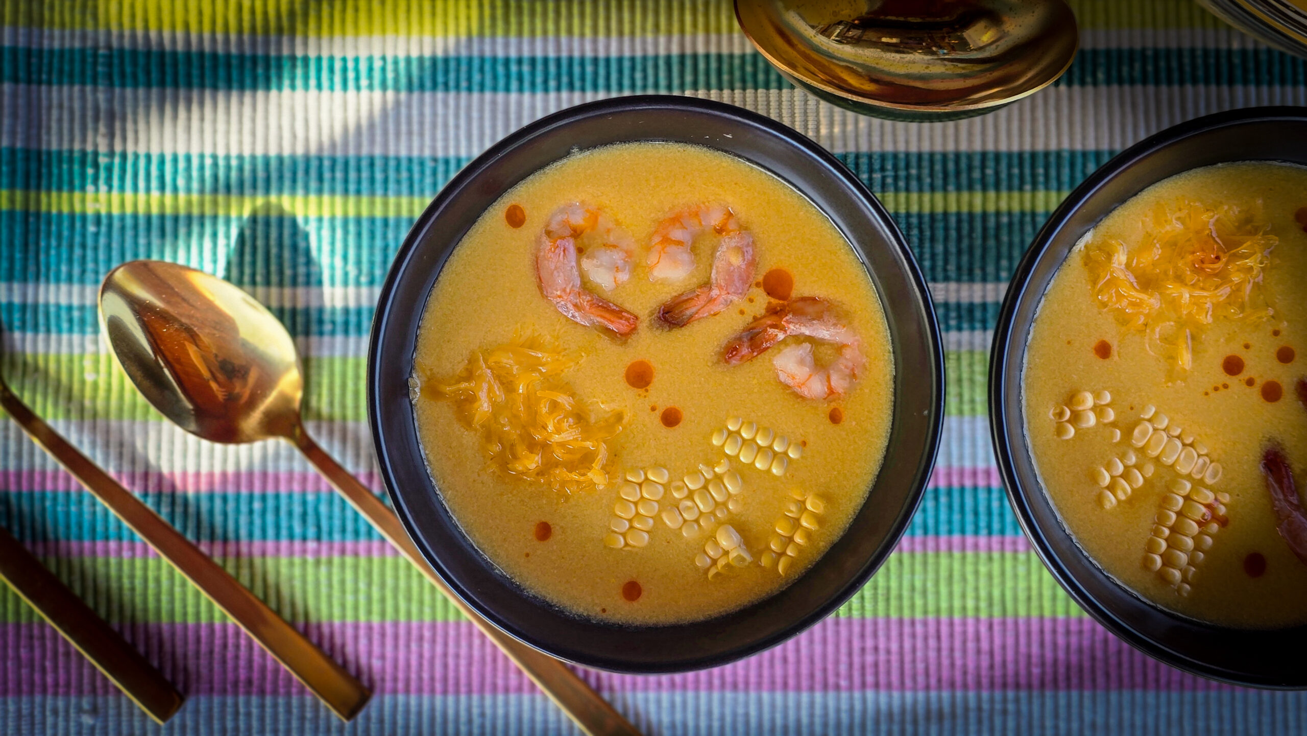 Supă cremă de porumb cu Cheddar și creveți