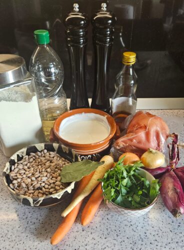 Ingrediente supă de fasole ardelenească