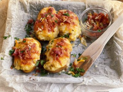 Jacket Potatoes in tava decor bacon