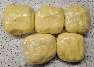 Aluat împărțit pentru flodni