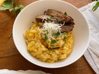 Orez cremos cu dovleac și carne de porc servire 3