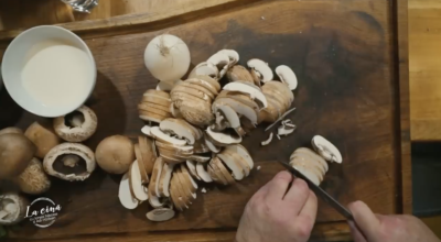 pregătire sos de ciuperci