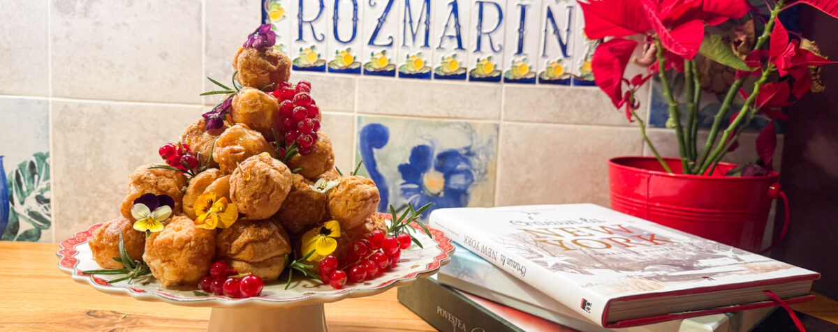 Croquembouche craquelin cu vanilie, de Crăciun