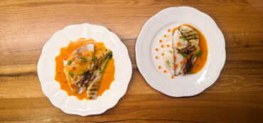 File de biban cu fenicul la grătar și fumet de pește