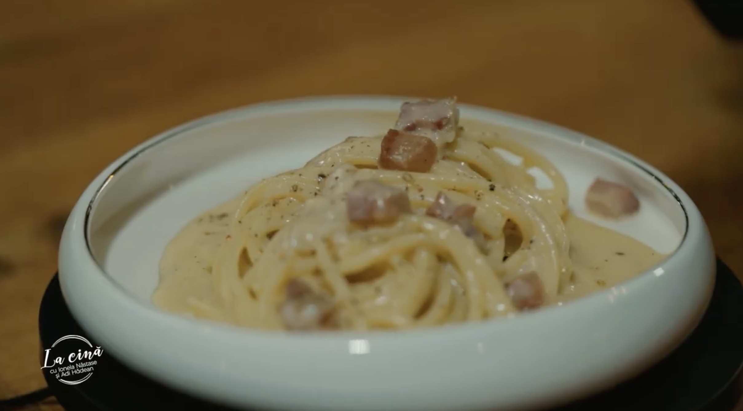 Paste cu guanciale, brânză maturată și piper