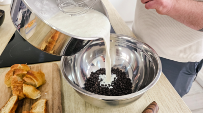 pregătire cremă de ciocolată