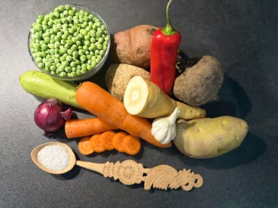 ingrediente Piure de mazăre cu salată caldă de legume 